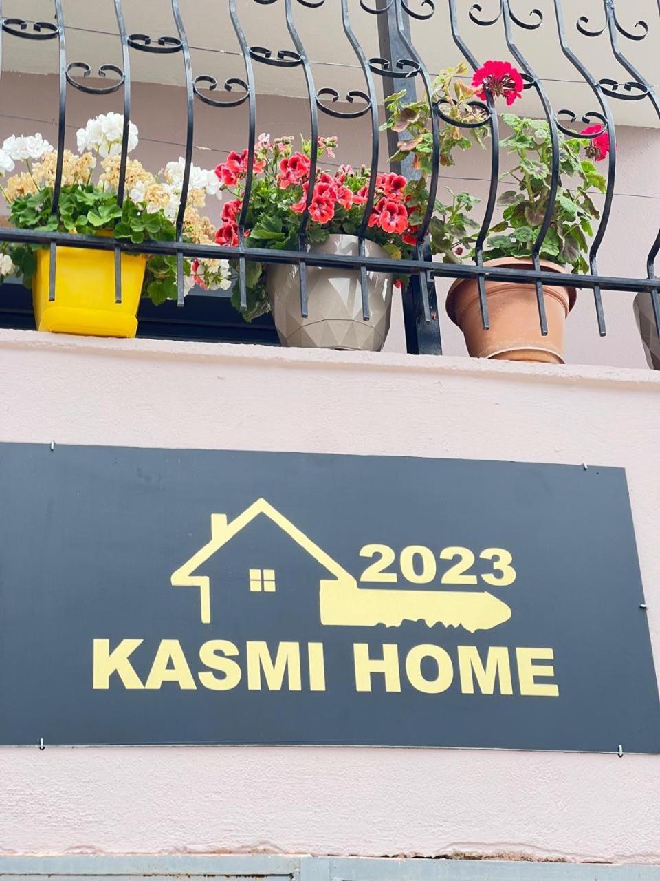 Kasmi Home Krujë Eksteriør billede